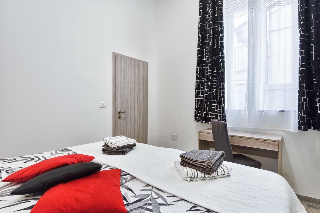Apartment 20M From Arena Пула Екстер'єр фото